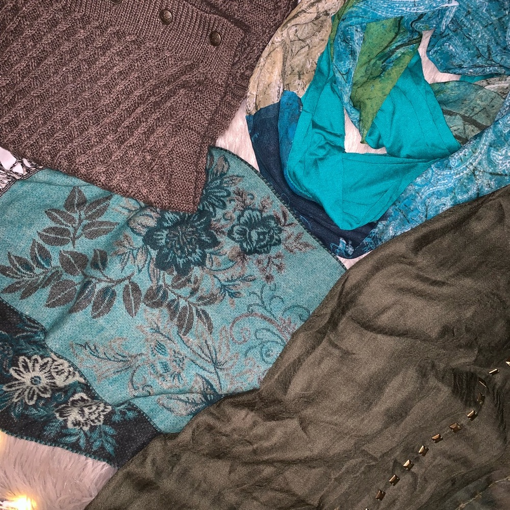 4 Scarf Bundle - Picture 2 of 2